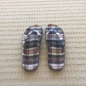 Skechers NWOT Plaid Fabric Flip-Flops